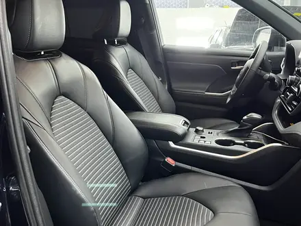 Toyota Highlander 2023 года за 32 000 000 тг. в Алматы – фото 7
