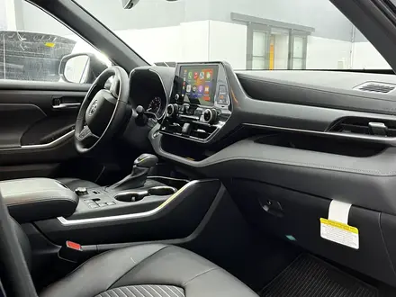 Toyota Highlander 2023 года за 32 000 000 тг. в Алматы – фото 6