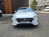 Hyundai Sonata 2020 года за 11 000 000 тг. в Астана – фото 3