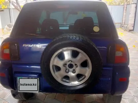 Toyota RAV4 1996 года за 2 550 000 тг. в Алматы – фото 2