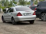 Mercedes-Benz C 200 2001 года за 3 000 000 тг. в Астана – фото 2