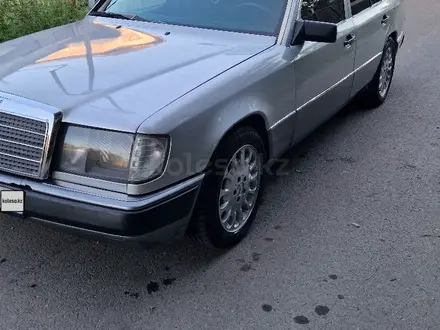 Mercedes-Benz E 220 1993 года за 3 000 000 тг. в Алматы