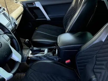 Toyota Land Cruiser Prado 2015 года за 17 000 000 тг. в Атырау – фото 12