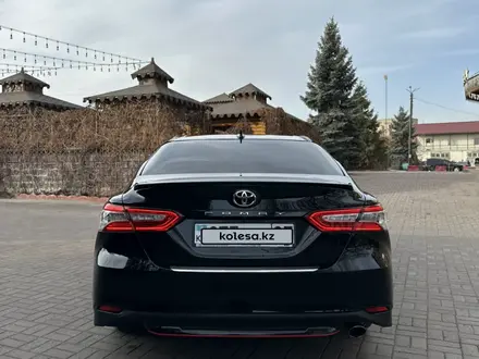 Toyota Camry 2021 года за 14 920 000 тг. в Алматы – фото 14