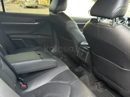 Toyota Camry 2021 года за 14 920 000 тг. в Алматы – фото 21