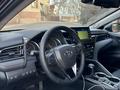 Toyota Camry 2021 года за 14 920 000 тг. в Алматы – фото 24