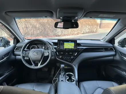 Toyota Camry 2021 года за 14 920 000 тг. в Алматы – фото 26