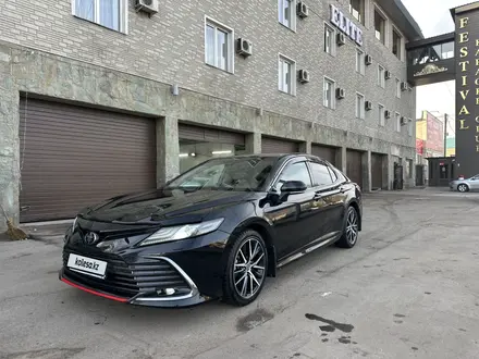 Toyota Camry 2021 года за 14 920 000 тг. в Алматы – фото 32