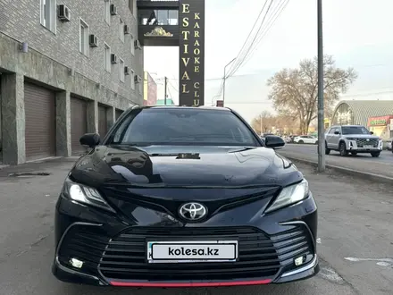 Toyota Camry 2021 года за 14 920 000 тг. в Алматы – фото 33