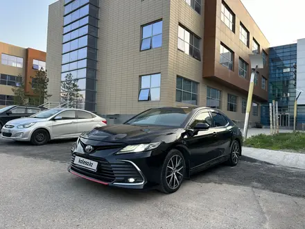 Toyota Camry 2021 года за 14 920 000 тг. в Алматы – фото 3