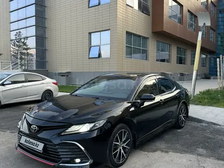 Toyota Camry 2021 года за 14 920 000 тг. в Алматы – фото 9