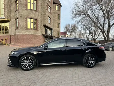 Toyota Camry 2021 года за 14 920 000 тг. в Алматы – фото 10