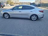 Hyundai Elantra 2020 года за 6 000 000 тг. в Актау – фото 2