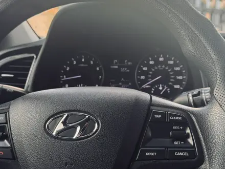 Hyundai Elantra 2017 года за 5 800 000 тг. в Астана – фото 18