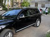 Volkswagen Touareg 2008 года за 4 700 000 тг. в Рудный – фото 5
