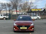 Hyundai Solaris 2022 года за 8 800 000 тг. в Уральск – фото 2