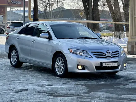 Toyota Camry 2010 года за 7 400 000 тг. в Алматы – фото 2