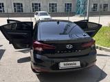 Hyundai Elantra 2020 года за 8 300 000 тг. в Алматы – фото 2