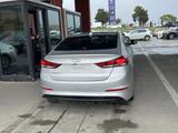 Hyundai Elantra 2017 годаfor6 000 000 тг. в Актау – фото 2