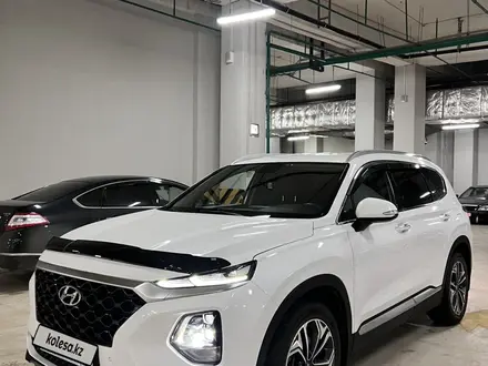 Hyundai Santa Fe 2020 года за 14 850 000 тг. в Астана