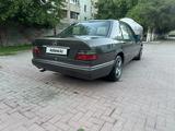 Mercedes-Benz E 200 1994 года за 1 850 000 тг. в Алматы – фото 2