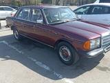 Mercedes-Benz E 200 1982 года за 3 500 000 тг. в Алматы – фото 3