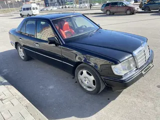 Mercedes-Benz E 320