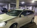 Volkswagen Golf 2011 годаfor5 900 000 тг. в Астана