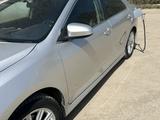 Toyota Camry 2014 года за 6 500 000 тг. в Актобе – фото 2