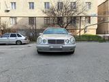 Mercedes-Benz E 320 1999 года за 3 900 000 тг. в Шымкент – фото 2