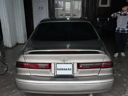 Toyota Camry 1998 года за 3 500 000 тг. в Шиели