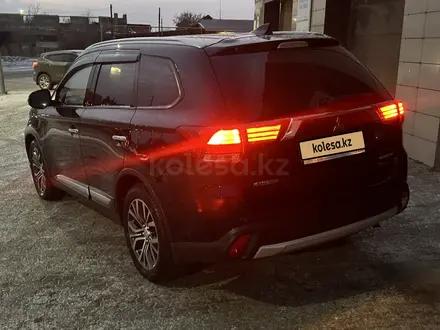 Mitsubishi Outlander 2018 года за 10 000 000 тг. в Караганда – фото 3