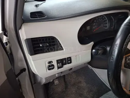 Toyota Sienna 2013 года за 10 000 000 тг. в Уральск – фото 10