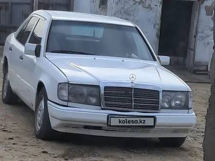 Mercedes-Benz E 200 1991 года за 1 000 000 тг. в Семей