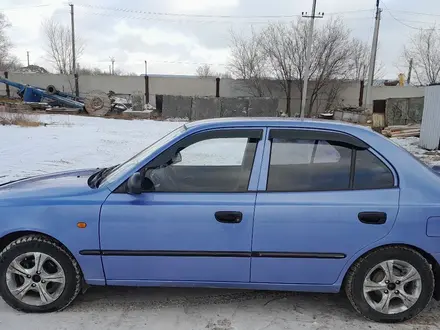 Hyundai Accent 2005 года за 2 300 000 тг. в Актобе – фото 4