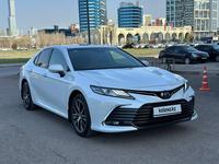 Toyota Camry 2022 года за 13 200 000 тг. в Астана