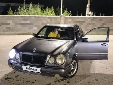 Mercedes-Benz E 280 1996 года за 1 800 000 тг. в Урджар – фото 6