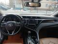 Toyota Camry 2018 года за 12 000 000 тг. в Уральск – фото 10