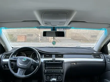 Skoda Superb 2009 года за 4 500 000 тг. в Атырау – фото 13