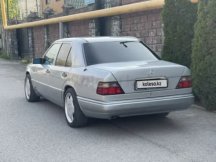 Mercedes-Benz E 280 1994 годаүшін4 500 000 тг. в Алматы – фото 4