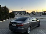 Toyota Camry 2015 года за 11 500 000 тг. в Актау – фото 2