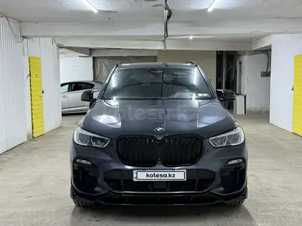 BMW X5 2019 года за 28 000 000 тг. в Астана – фото 2