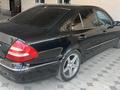 Mercedes-Benz E 320 2003 года за 5 000 000 тг. в Шу – фото 4