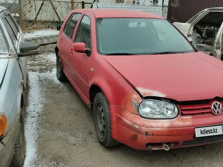 Volkswagen Golf 2000 года за 1 400 000 тг. в Уральск