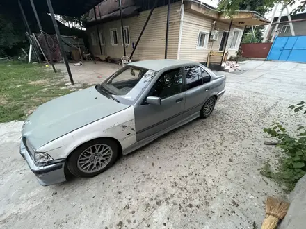 BMW 328 1994 года за 2 000 000 тг. в Алматы – фото 3