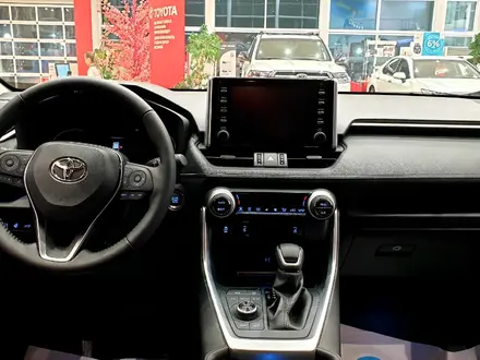 Toyota RAV4 Luxe 2.0 2022 года за 25 950 000 тг. в Костанай – фото 14