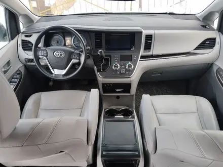 Toyota Sienna 2015 года за 11 000 000 тг. в Актобе – фото 7