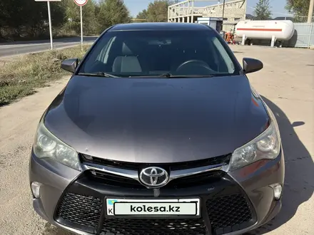 Toyota Camry 2015 года за 10 000 000 тг. в Алматы