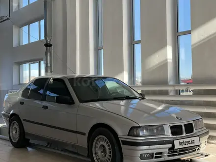 BMW 320 1992 года за 1 500 000 тг. в Кабанбай (Алакольский р-н) – фото 2