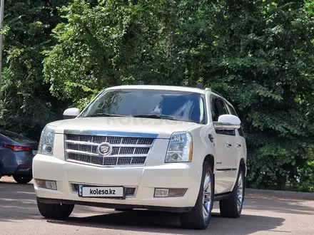 Cadillac Escalade 2013 года за 17 000 000 тг. в Алматы – фото 2